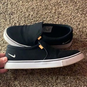 Nike sb slip ons!!